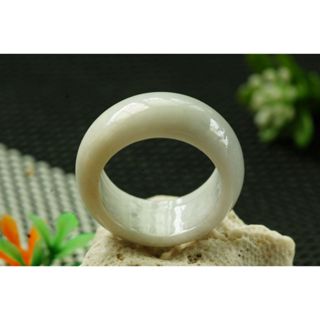 熱賣U2977戒指❀25# 翡翠玉A貨水潤飄淡黃超寬版戒圈指環戒子【緬甸玉翠軒】玉首飾品 男女款式 扳指