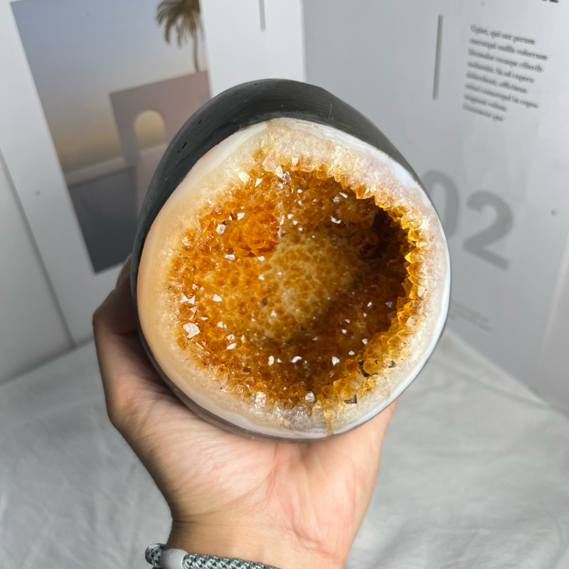 Mini系列✨洞口大還帶水晶花頂級黃水晶洞 25號 1.19kg 招財晶洞 黃晶洞 水晶洞 黃水晶 推薦 招財必備 水晶
