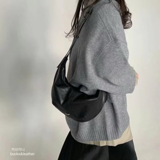 現貨🌹ℰ𝓊𝓃𝒾𝒸ℯ🇰🇷正韓 bucks & leather 羊皮製 超級熱賣 水餃包 肩揹包 斜揹包 韓國包