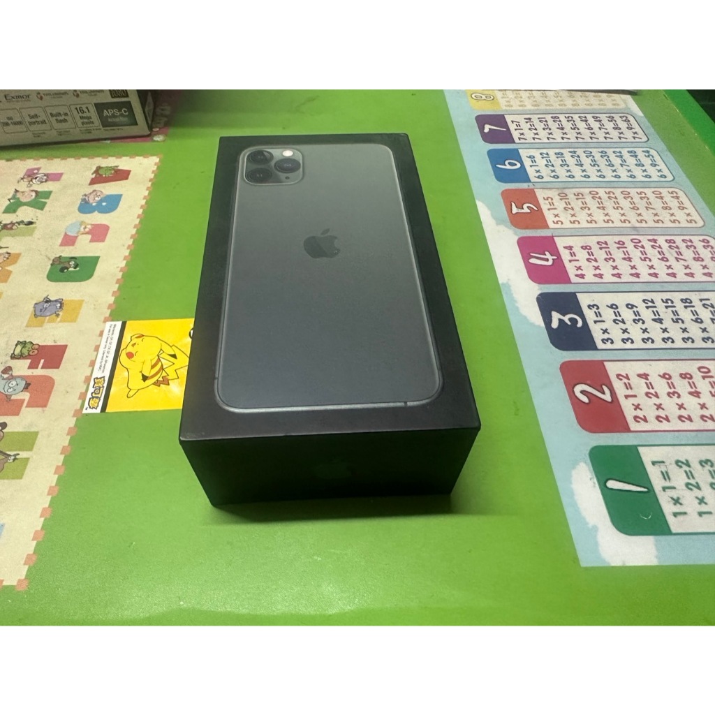 ✨ 《群群》甘仔貨 二手原廠空盒 (如圖) 沒手機IPHONE 11 Pro Max 512G 原廠空盒