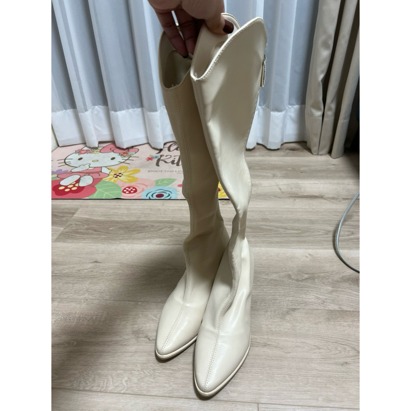 二手米白色長靴.只穿一次