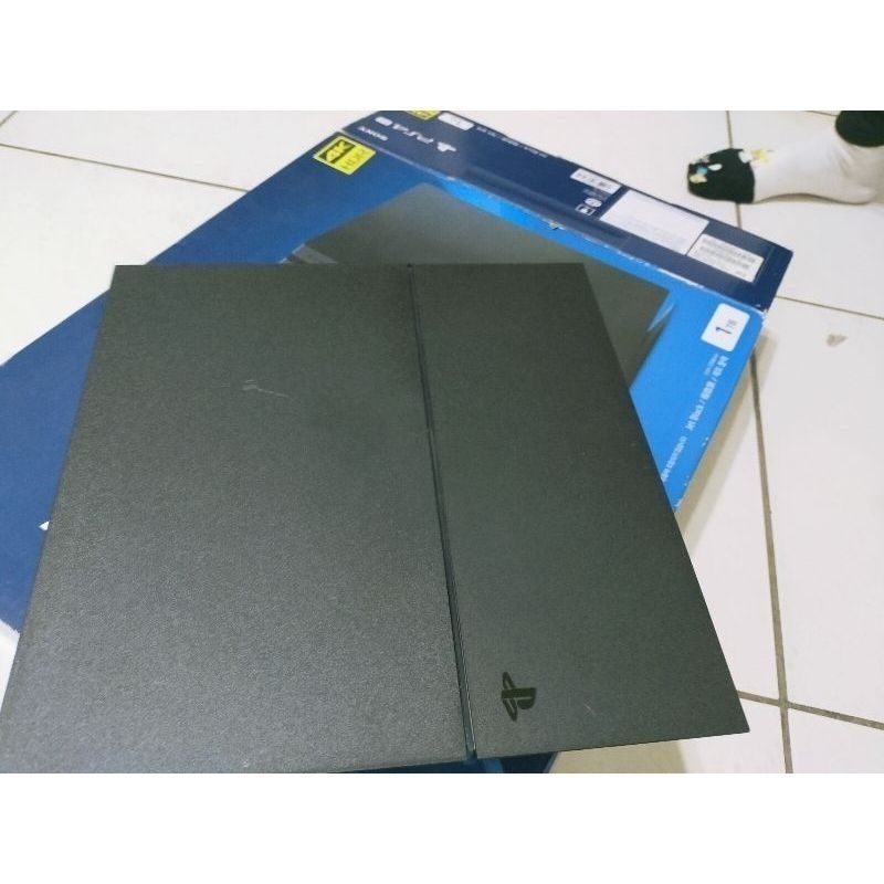Sony PS4 CUH-1207 容量1tb 黑色主機