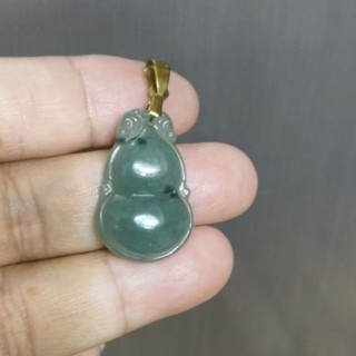 玉貴人…天然冰糯種葫蘆油青翡翠玉墜，特價