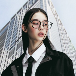KlassiC. ECHO鈦金屬超輕量眼鏡 獨創『山型結構』，精準修飾臉型，減少30%重量，適合長時間佩戴