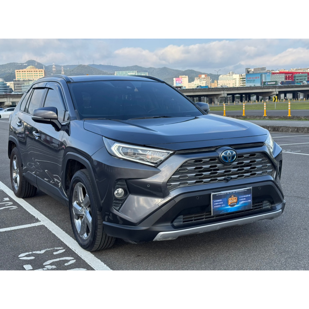 松美交通 TOYOTA 2019年 RAV4 油電旗艦  4wd 頂級車型 HAA-認証中古車