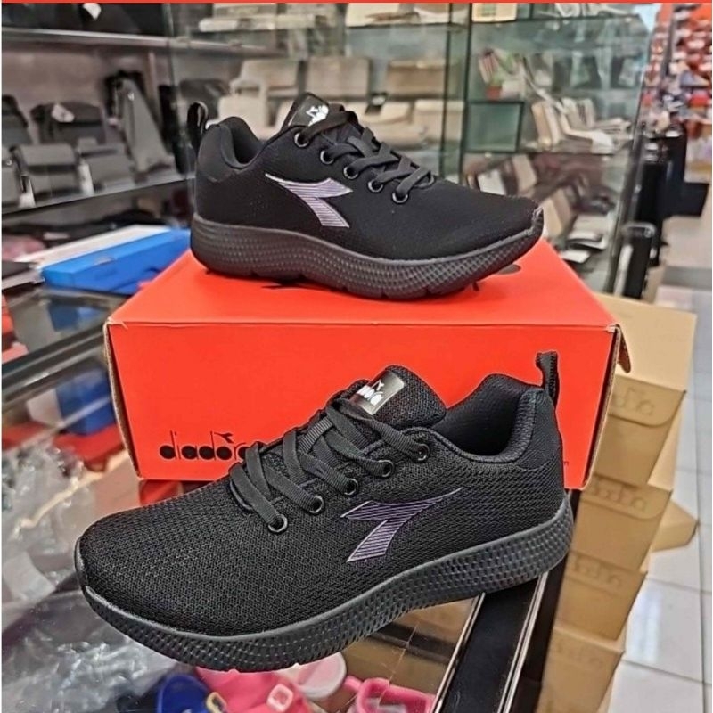 【DIADORA】女 輕量透氣 Q彈止滑慢跑鞋 夜間反光 黑紫(DA31697)<64> *
