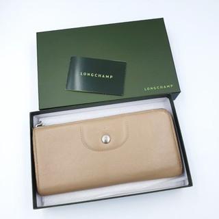 (二手真品) LONGCHAMP Le Pliage Cuir系列 小羊皮 駝色L型拉鍊長夾。含原廠外盒、小卡