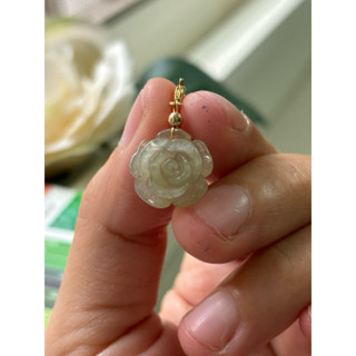 玉到愛，冰黃翡玫瑰花-3，有錢花小滴溜，可當口罩扣、項鍊、手鍊扣，雕工立體，超級可愛，14k包金扣頭，保證緬甸玉A貨翡翠