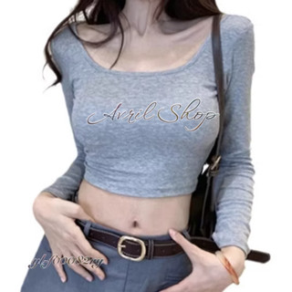 Avril 💋現貨供應 秋款短版長袖露背上衣 性感美背帶胸墊上衣 胸墊後交叉長袖tee 現~黑色