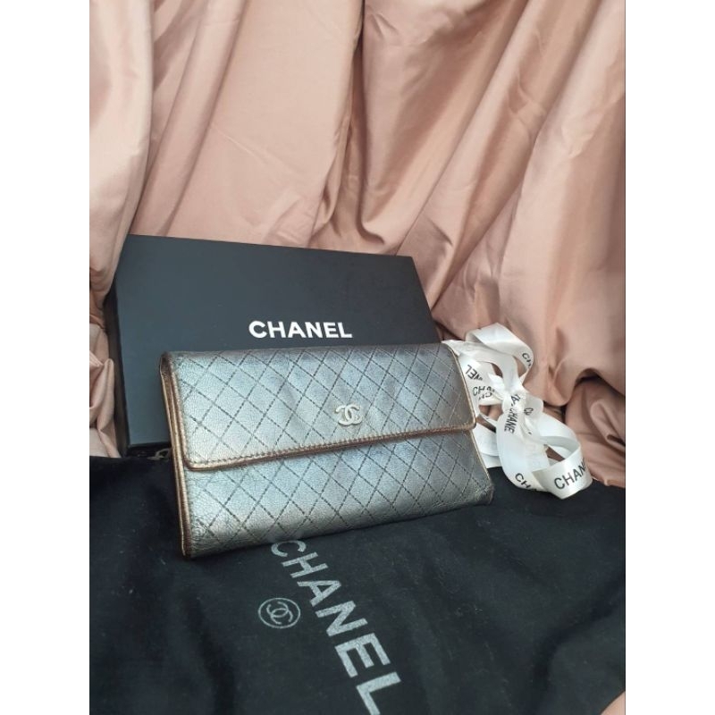 CHANEL銀色三折羊皮長夾