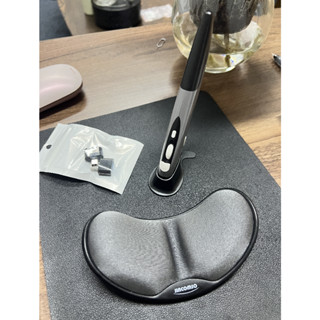 【現貨免運】最優搭配👍人體工學滑鼠筆 護腕墊 創意立式筆形滑鼠 2.4G傳輸 三檔CPI調節 手腕案頭舒適耐髒鍵盤手託