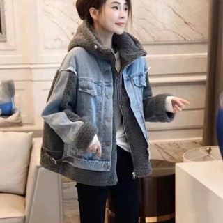 牛仔外套 加厚保暖 加絨假兩件連帽外套 中大心碼外套 加厚牛仔拼接仿羊羔毛外套女短款加絨上衣秋冬S106.8889