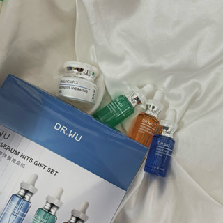 一組無集點 DR.WU 明星全效精華保養禮盒組 玻尿酸保濕水凝露 玻尿酸精華液 10%菸鹼B5舒緩精華 超微美白精華液