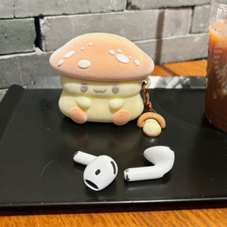 ins趣味卡通絨毛小蘑菇airpods4保護套airpod3適用蘋果pro耳機軟殼二代無線藍芽第三代aipods2代植絨