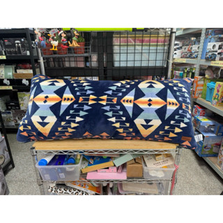Pendleton 經典圖騰絨毛長抱枕 藍色 展示品