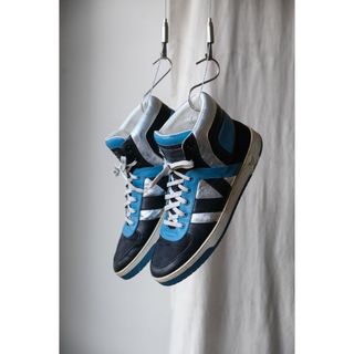LOUIS VUITTON High Top Leather Sneakers