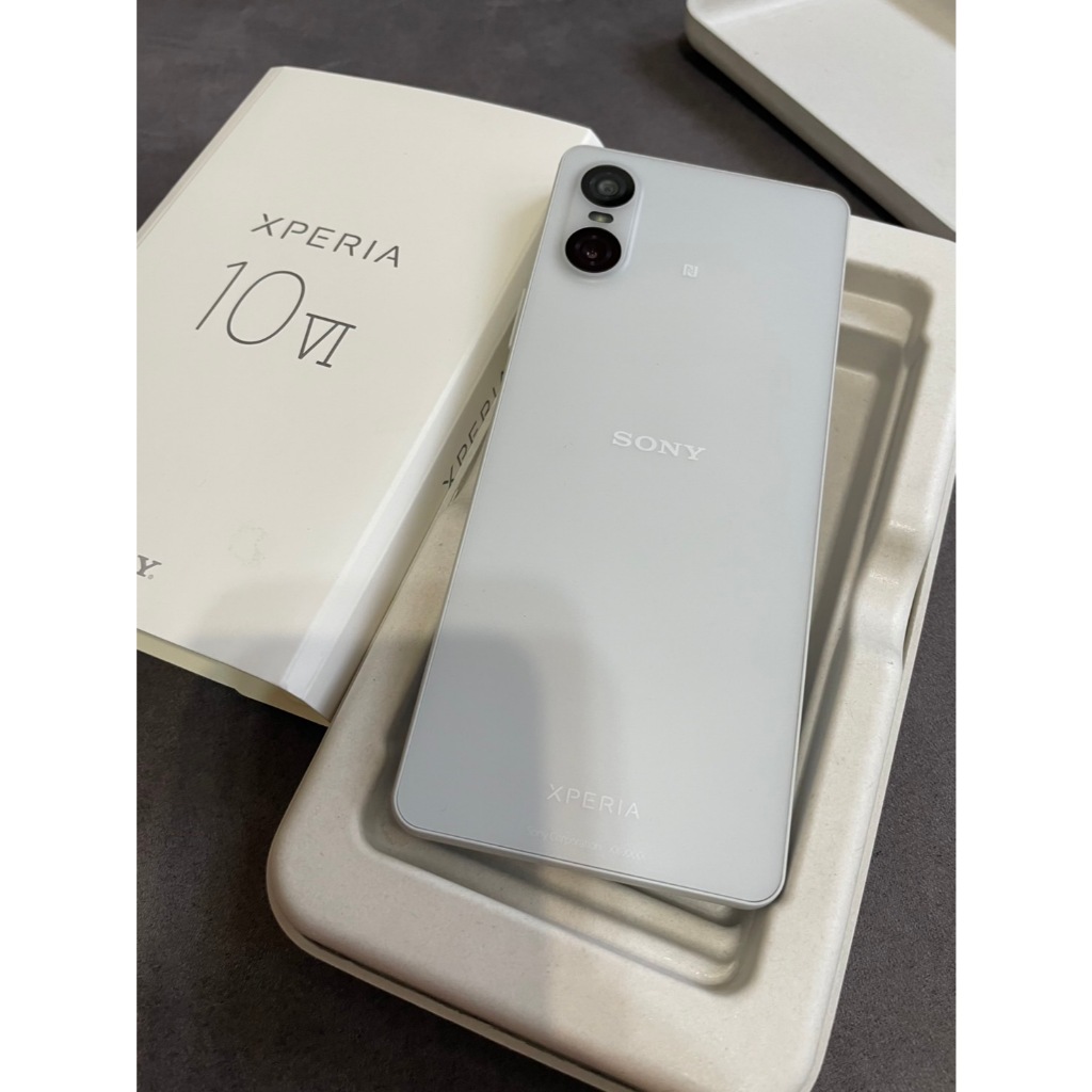 SONY Xperia 10 VI (8G/128G)  雲霧白 二手近全新 非日常用機