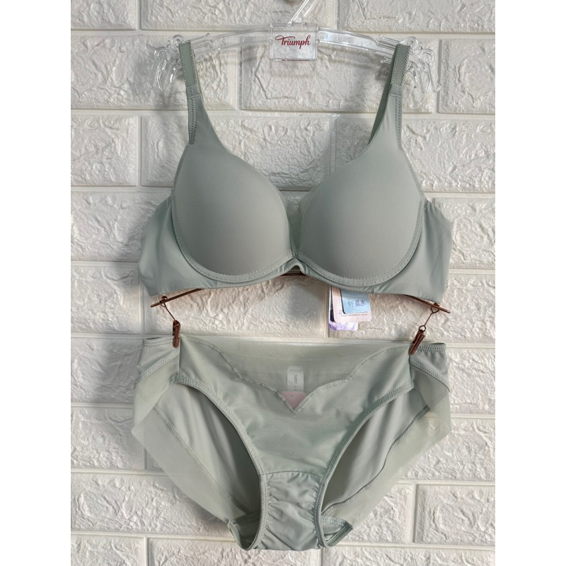 降價款🖤Ladies蕾黛絲-簡約主義真水罩杯內衣經典黑、薄荷綠