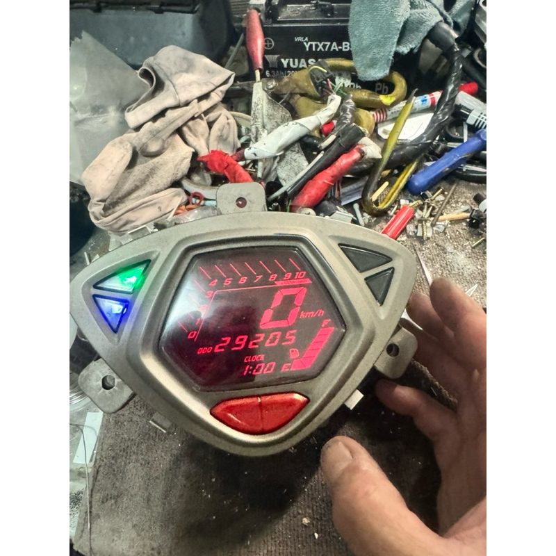 桃園中古機車儀錶，（交換舊品或直購）山葉100，賣照片這顆RS ZERO 100 噴射板