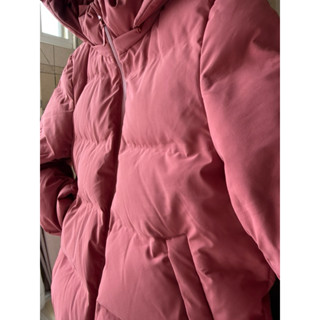 ｜二手外套｜UNIQLO 無縫羽絨連帽外套-乾燥玫瑰粉M （八成新）