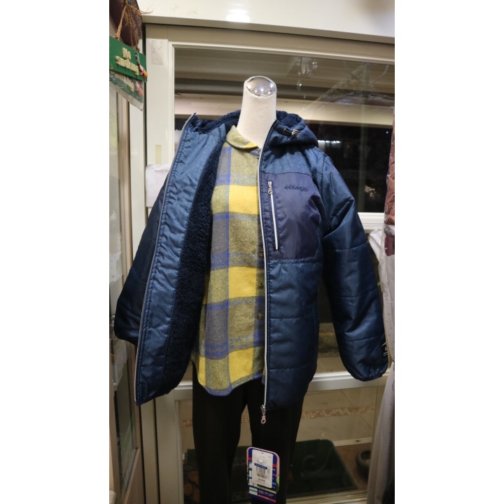 婕的店日本精品~日本帶回~Kaepa 深藍色 輕量 內絨毛 保暖防風防撥水 連帽外套 M