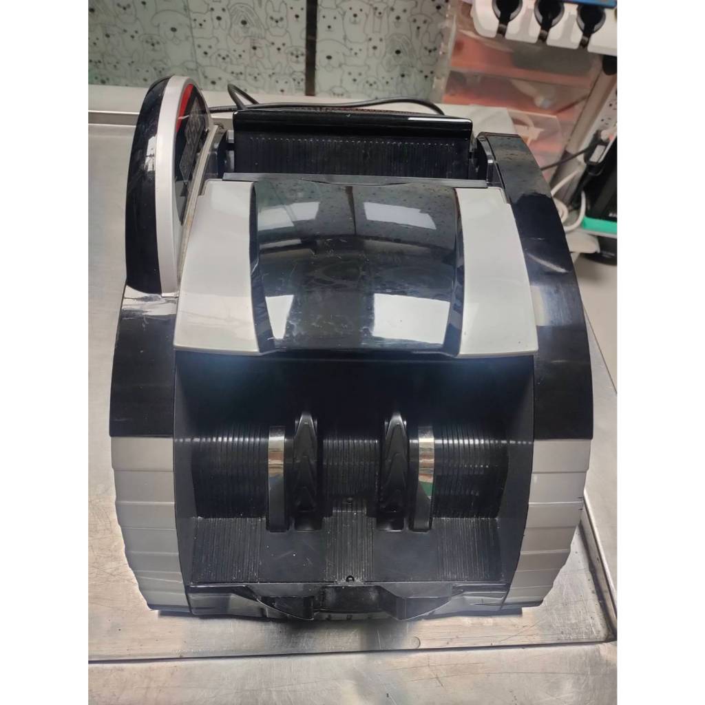 二手品轉賣狀況良好2100F點鈔機數鈔機可辨別假鈔.台幣千元百元插頭電線都有收在倉庫有點灰塵功能正常1500/台免運費
