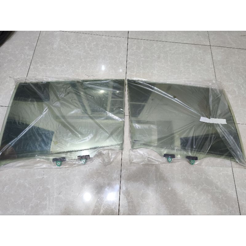 RAV4 5代原廠玻璃（已貼3M隔熱紙）四門車窗