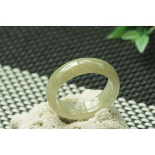 熱賣U351玉戒指❀ 19#翡翠玉A貨冰潤淡黃寬版玉戒圈指環戒子【緬甸玉翠軒】玉首飾品 男女款式