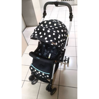 Aprica 雙向嬰幼兒手推車Laura 680 4WF-BK 二手狀況良好