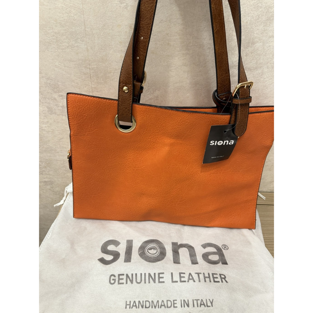 【歐洲必買】Siona 全新現貨 奧地利手工精品真皮包包 愛馬仕橘側背包，A4紙可放入 專人代購~限時免運費