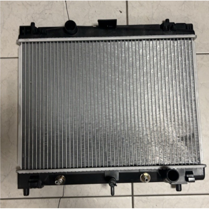 TOYOTA YARIS 06-14年 水箱 副廠零件 (賣場另有水箱.噴水桶.及各車係零件歡迎詢問)