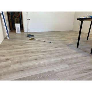 SPC石塑地板【🔥DIY卡扣木紋地板 6.5mm厚度】100%防水防潮耐磨 鎖扣地板 仿實木地板 拼接地板 無毒靜音