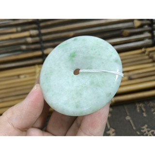 【禾賢行】天然翡翠.緬甸玉.淺綠飄綠花-大平安扣/平安圓滿.手工精雕墬子.項鍊.玉珮.H22121601111