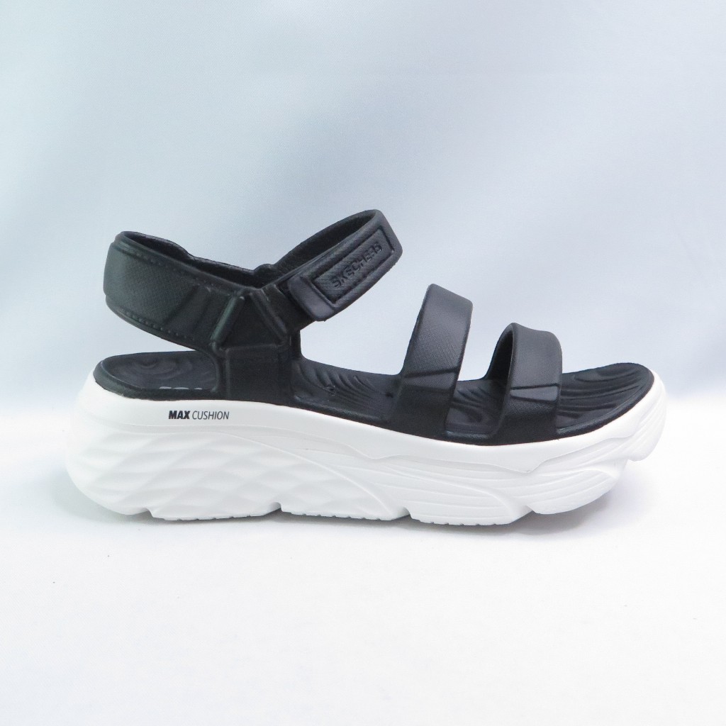 Skechers 111126BKW Max Cushioning AURA 水鞋 女健走涼拖鞋 厚底 涼鞋 黑白