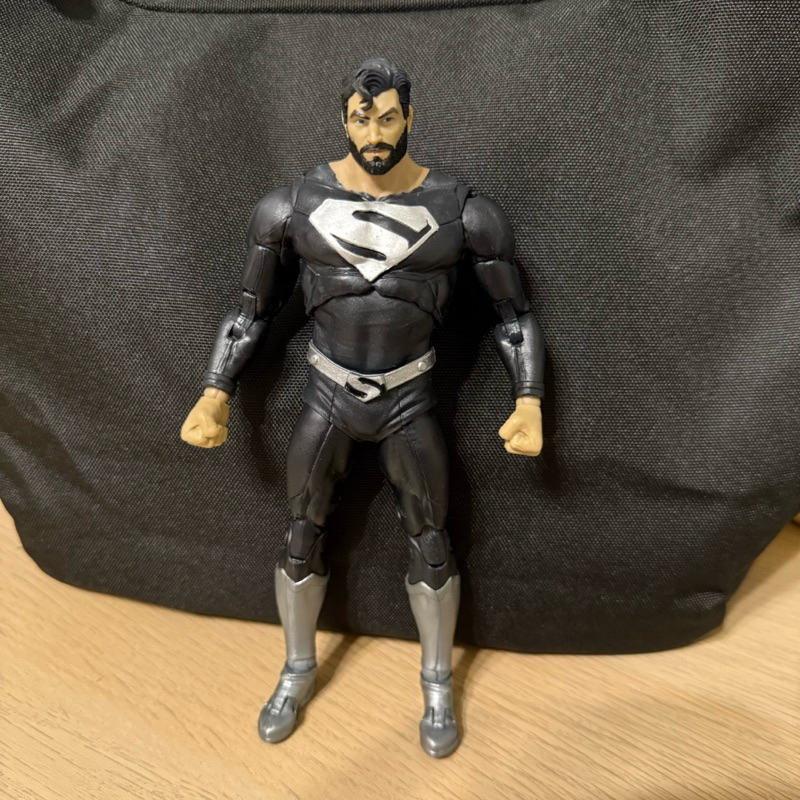 麥法蘭 超人 黑衣 7吋 DC Multiverse 可動公仔 Superman Mcfarlane