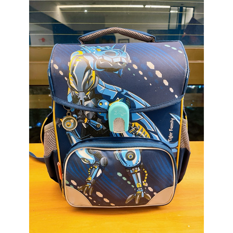 Tiger Family 二手國小磁鐵式書包「男生款」