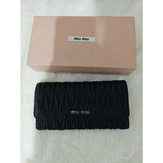 九成新 國內購買單據+保卡 miu miu 小羊皮長夾
