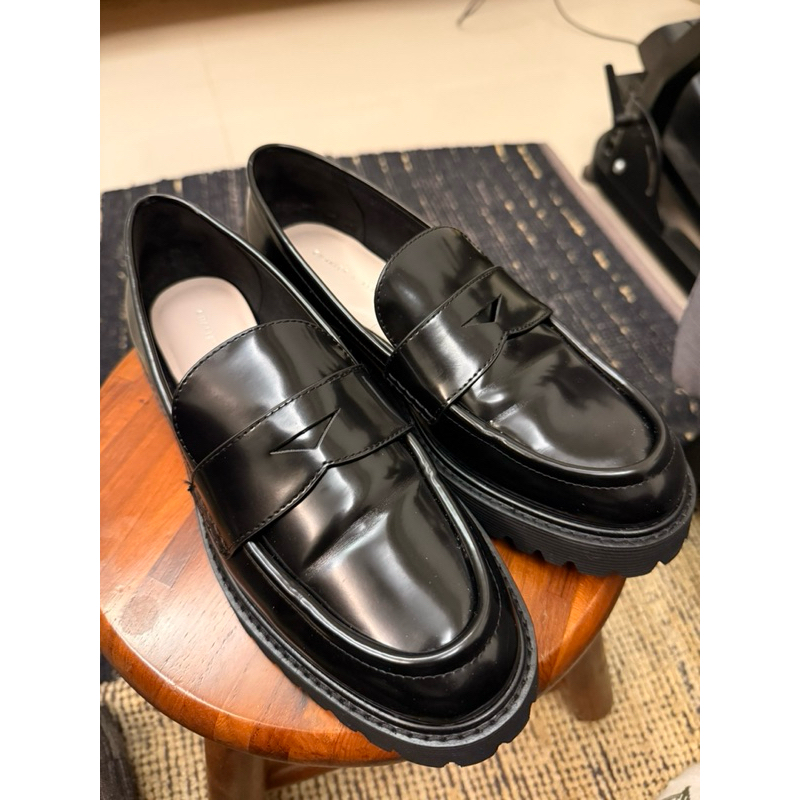 CHARLES & KEITH  小CK 黑色厚底樂福鞋 9成新