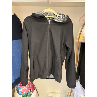 Nike dri-fit 女生運動外套 m號+ Nike Taipei 女T恤