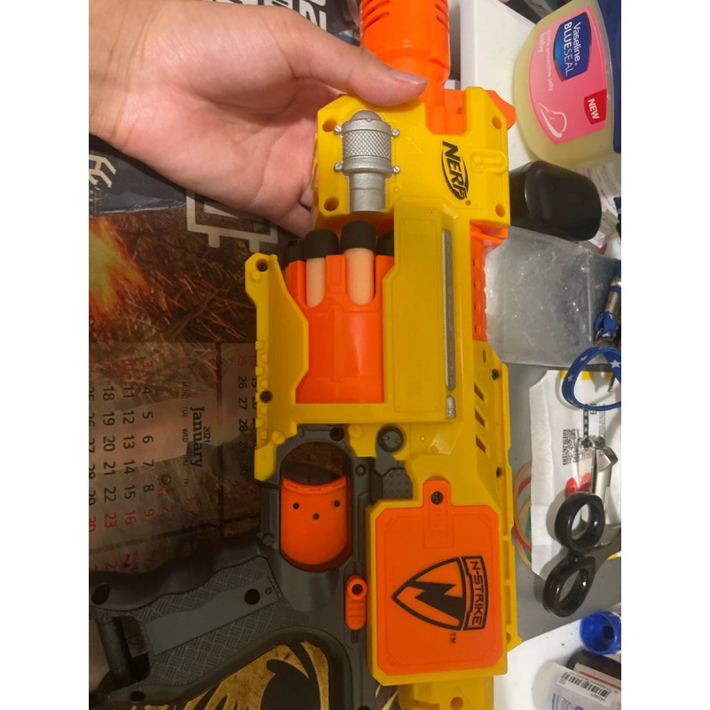 NERF電動槍（不服電池，使用一般電池即可）全包附贈兩盒子彈