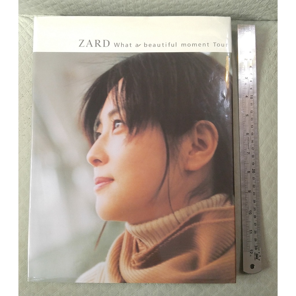 ZARD - What Beautiful Moment TOUR (2004演唱會現場販售之場刊)   日版 二手書籍