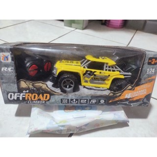 電動四通遙控車玩具/1:24越野車/賽車模型玩具/可充電（全新）