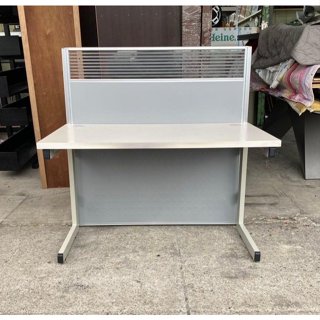 永達二手傢俱生活館／屏風辦公桌／120cm辦公桌／辦公桌／電腦桌／工作桌／業務桌／隔間屏風桌／主管桌／OA桌