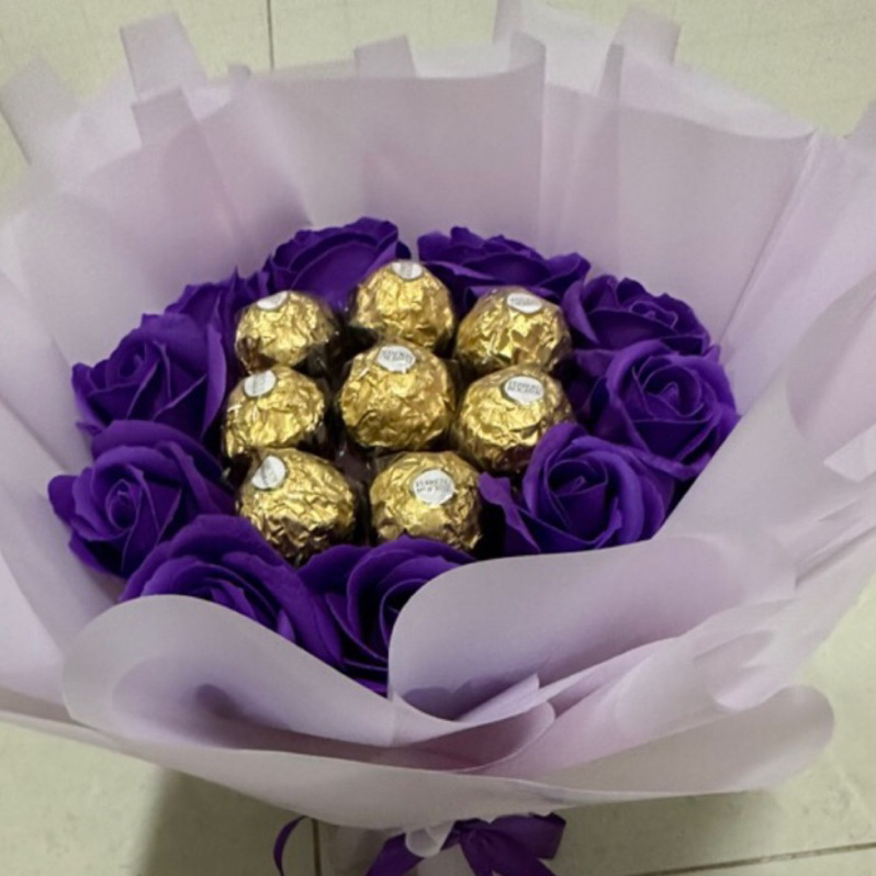 機色水台灣製作金莎花束 8顆 金莎花束 金莎巧克力花束 香皂花束 紫色花束