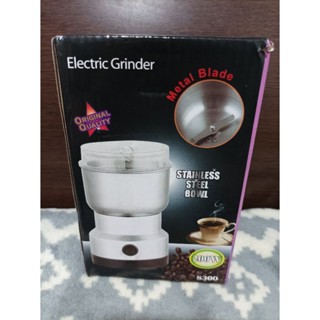 全新 110V， 200W多功能不銹鋼四刀刃研磨機，咖啡磨豆機，堅果研磨機，香料草藥研磨機。