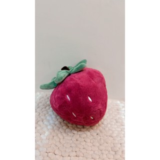 【一起交朋友吧】現貨 草莓 可愛造型娃偶 娃娃 抱枕 靠枕