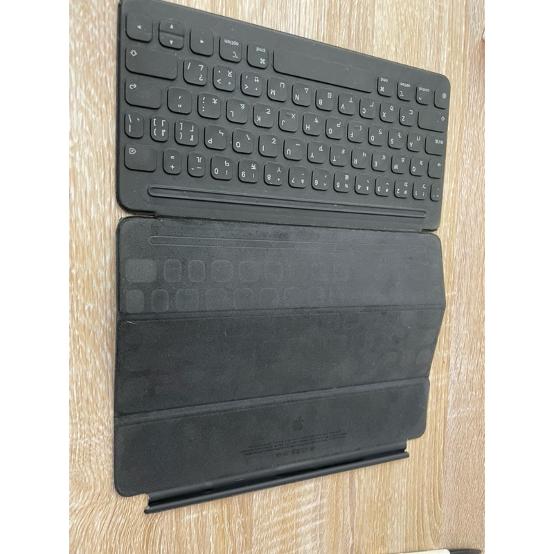 二手 Apple 聰穎鍵盤 (適用iPad 9 ; iPad 10.2 ~10.5 吋)
