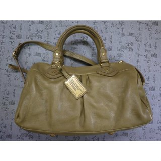MARC BY MARC JACOBS MBMJ 鐵吊牌抓皺牛皮手提 斜背兩用包
