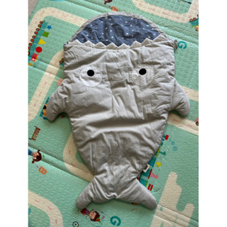 （全新）babybites鯊魚咬一口嬰幼兒多功能睡袋(標準版）卡其灰-藍底