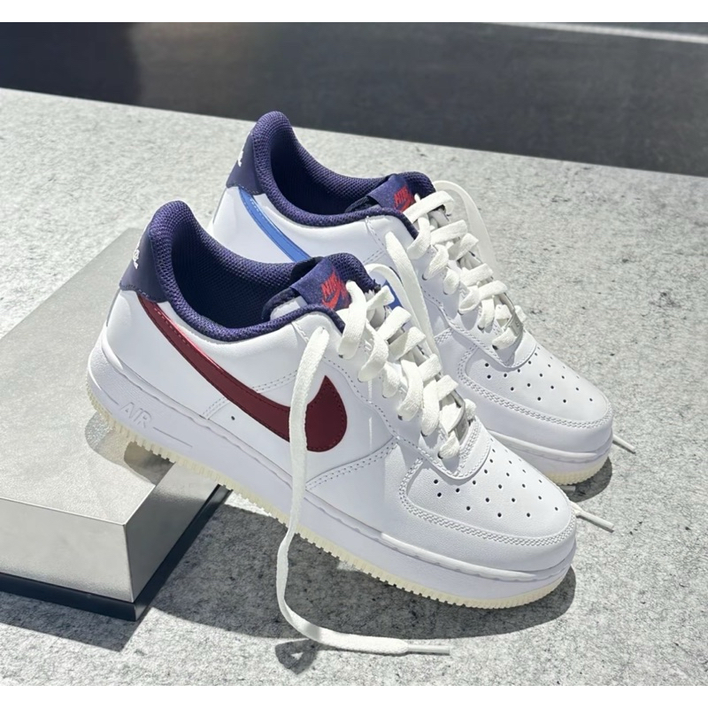 ｛OGC} NIKE AIR FORCE 1'07 鴛鴦 勾勾 刺繡 白藍紅 FV8105-161
